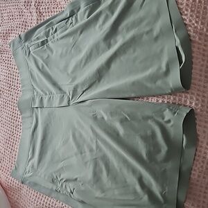 Athleta Brooklyn Bermuda shorts